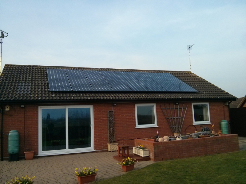 Example 4 kWp Domestic solar pv system